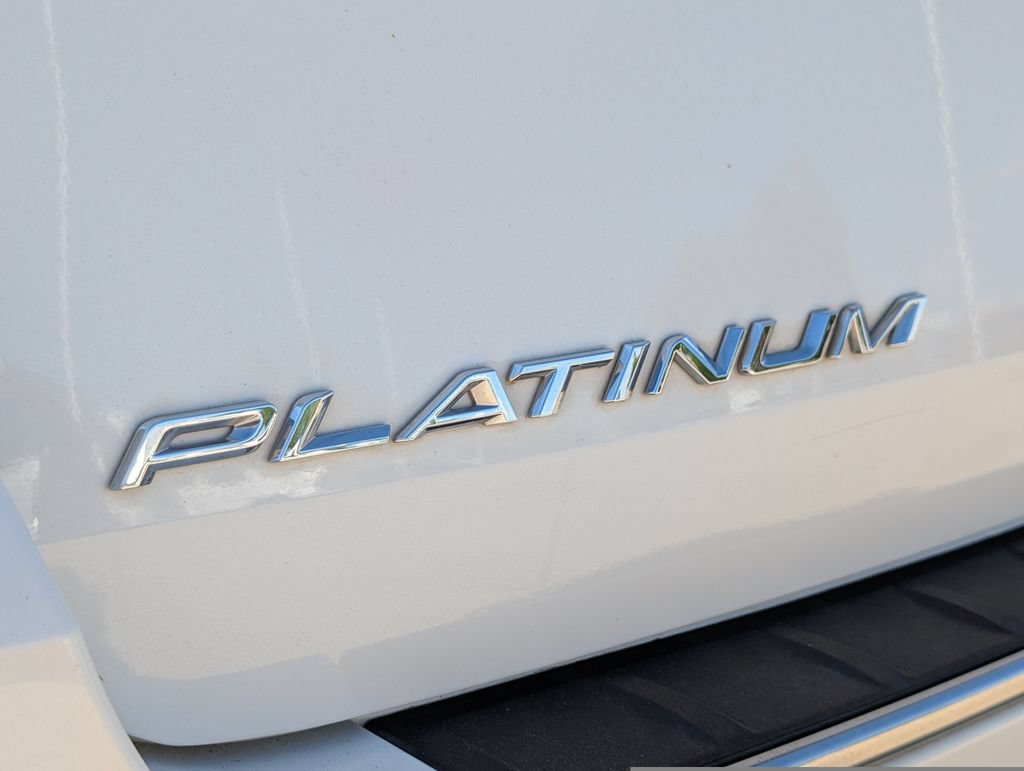 Used 2020 Ford Explorer Platinum w/ Premium Technology Package AWD/4WD image 13