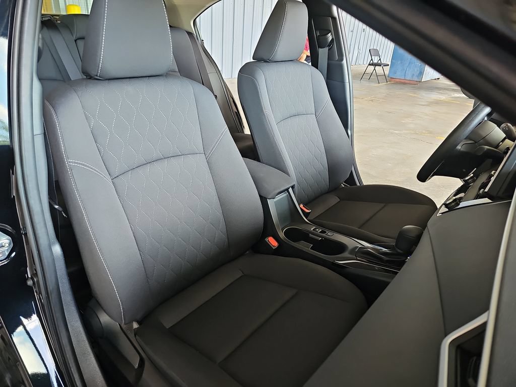 Used 2025 Toyota Corolla LE FWD image 10