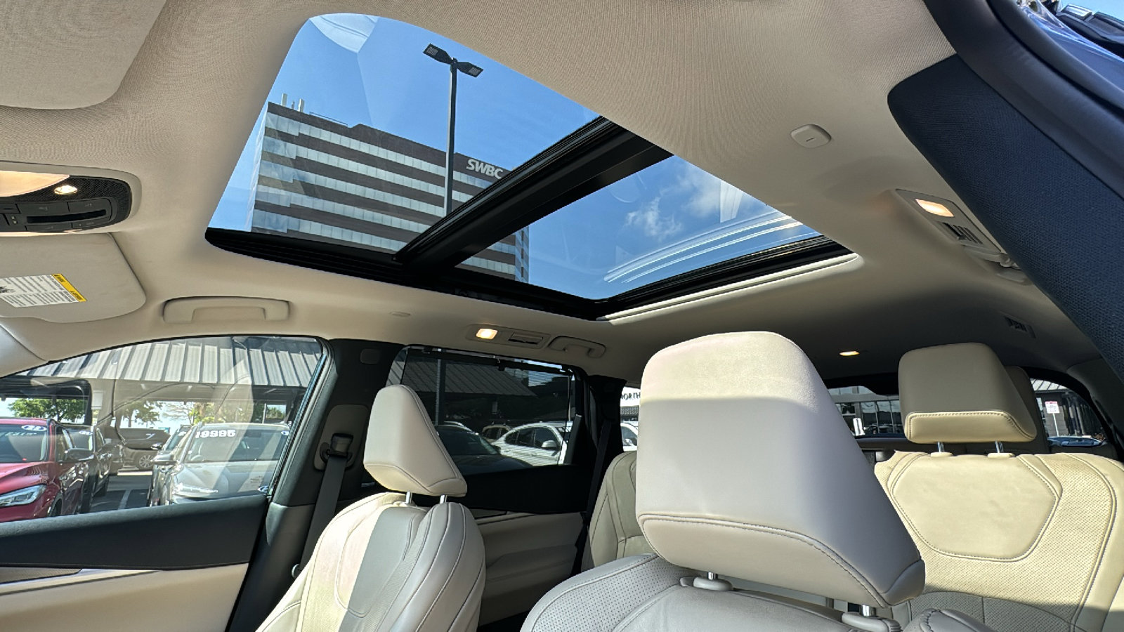 Used 2025 INFINITI QX60 Luxe w/ Vision Package image 15