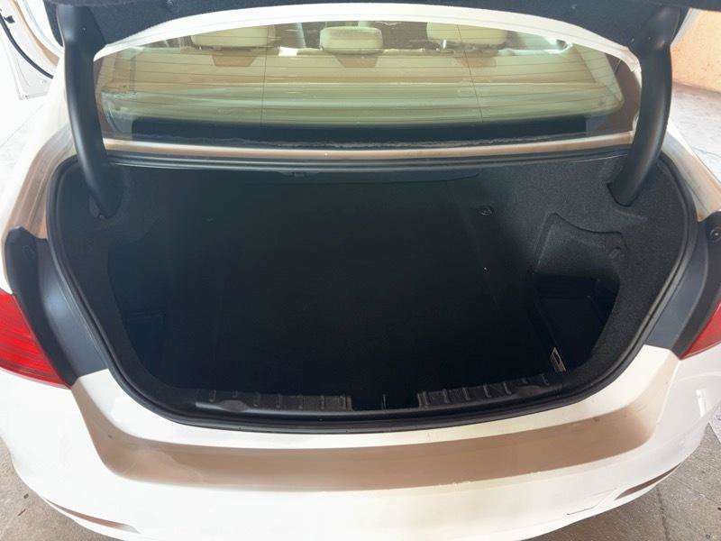 Used 2015 BMW 320i Sedan RWD image 10