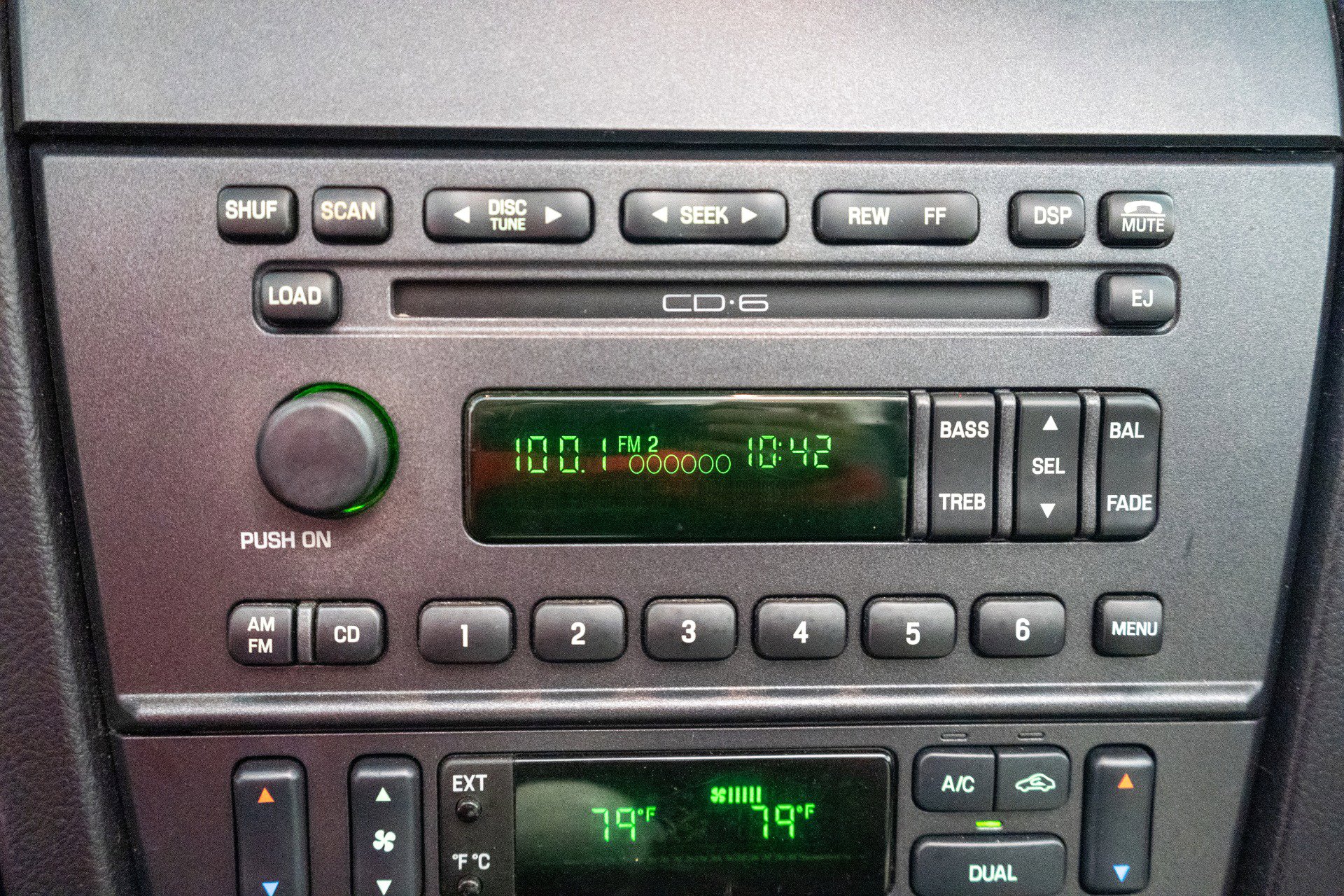 Used 2003 Ford Thunderbird image 16