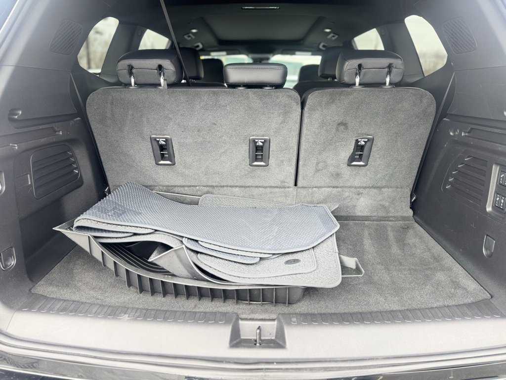 Used 2025 GMC Acadia Denali w/ LPO, Floor Liner Package image 5