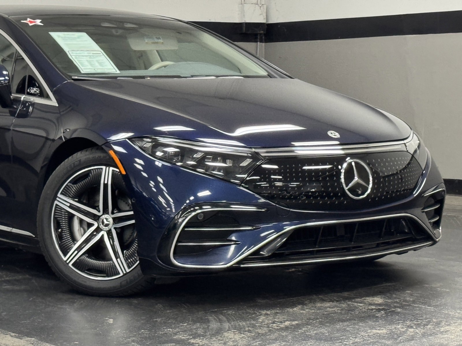 Used 2023 Mercedes-Benz EQS 580 4MATIC Sedan image 3