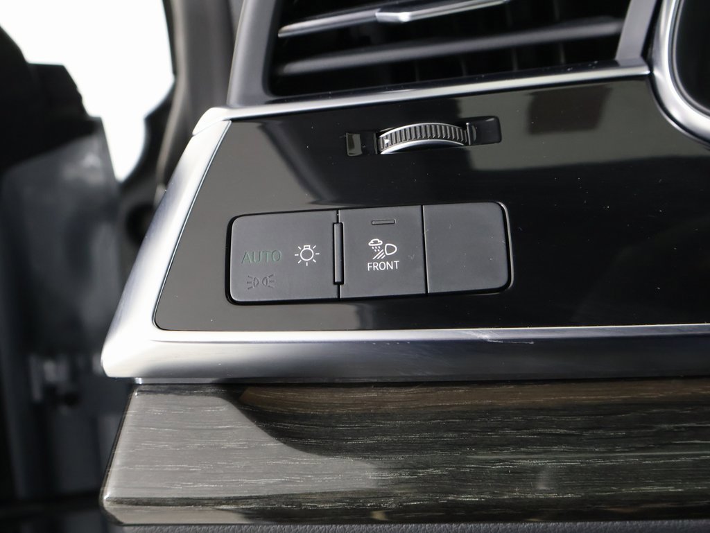 Used 2025 Audi Q8 Premium Plus w/ Premium Plus Package image 26
