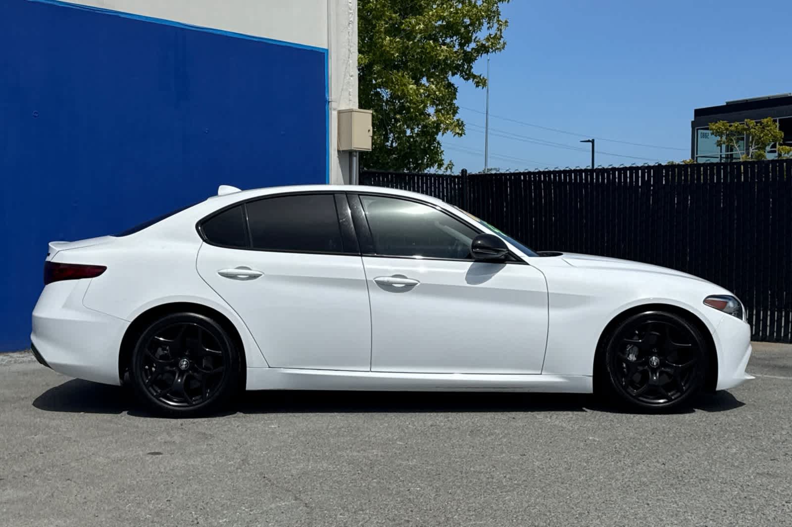 Used 2021 Alfa Romeo Giulia Sprint w/ Nero Edizione RWD image 2