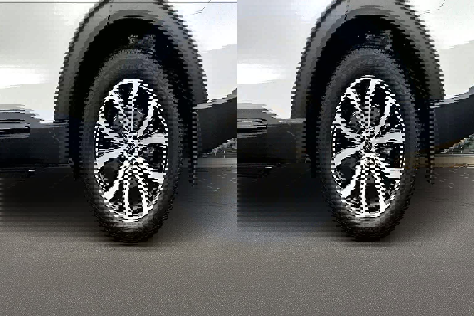 Used 2025 Ford Explorer ST-Line image 37