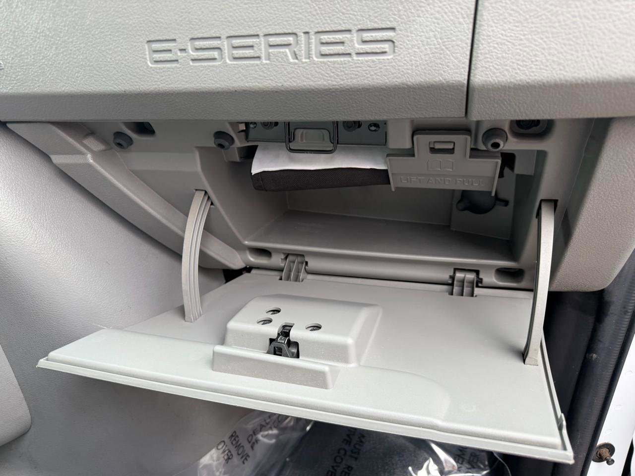 Used 2019 Ford E-350 and Econoline 350 Super Duty w/ Power Windows & Locks Group image 27