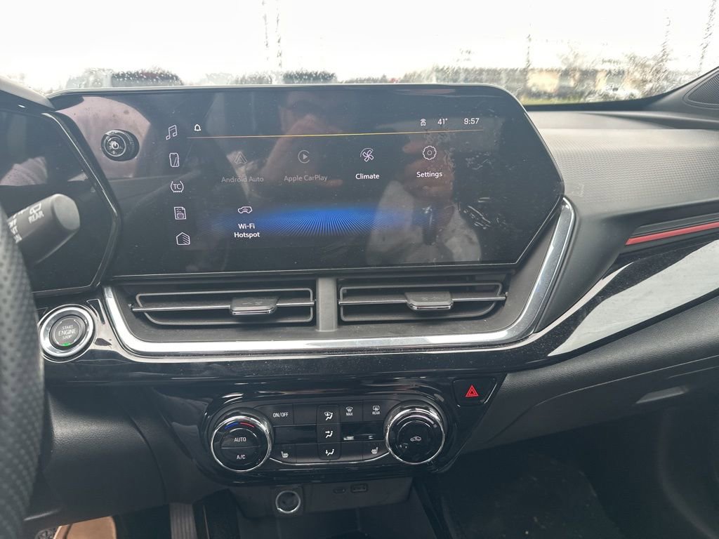 Used 2024 Chevrolet Trax RS w/ Driver Confidence Package FWD image 11