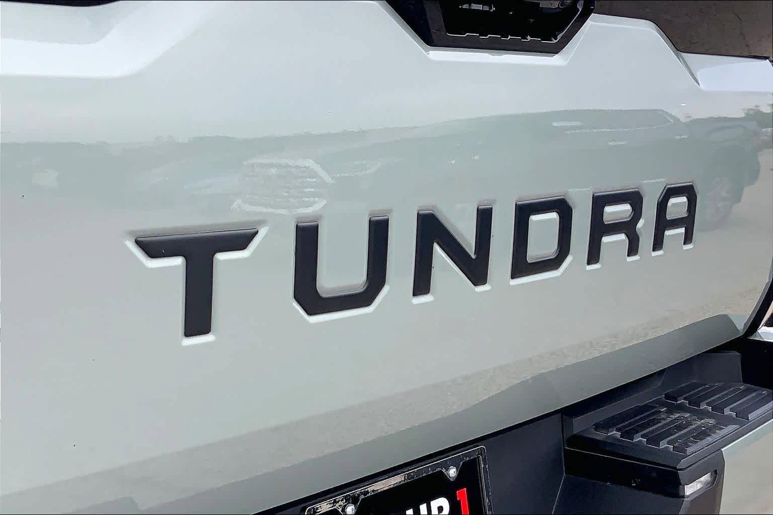 Used 2025 Toyota Tundra Platinum AWD/4WD image 31