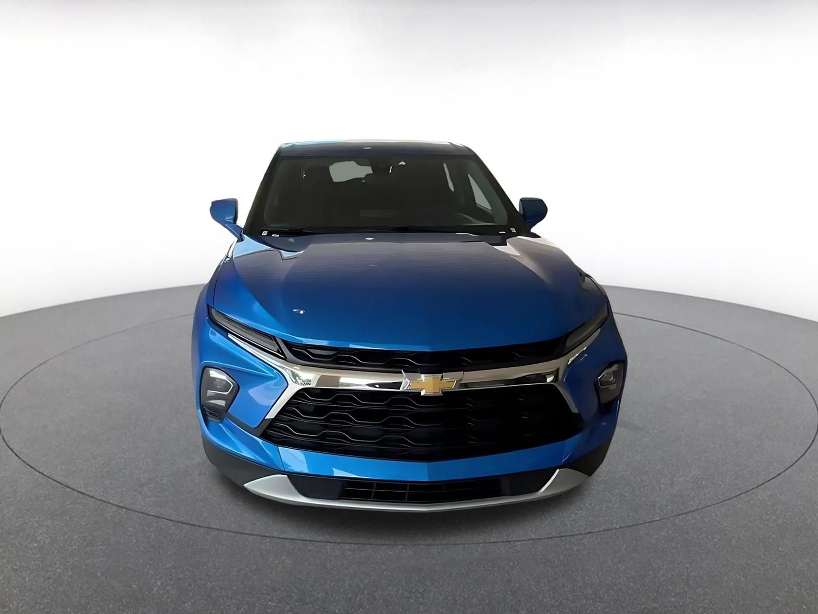Used 2025 Chevrolet Blazer LT FWD image 4