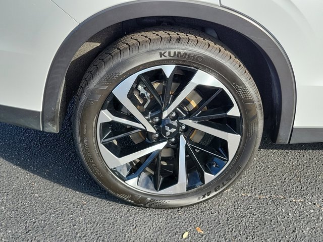 Used 2024 Mitsubishi Outlander SE image 37