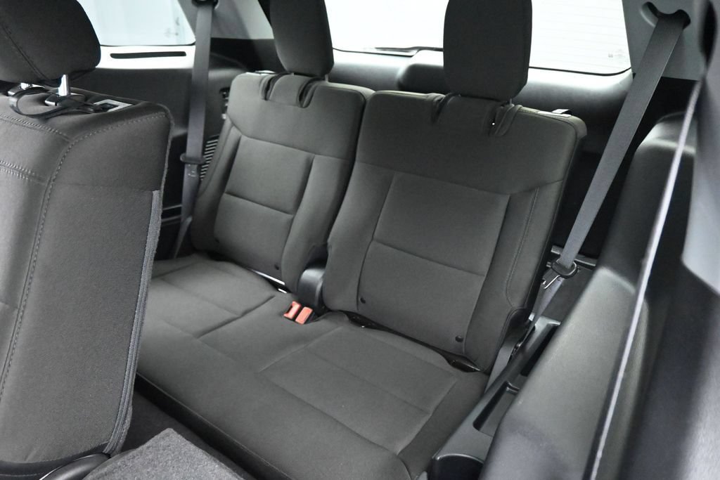 Certified 2024 Ford Explorer XLT RWD image 19