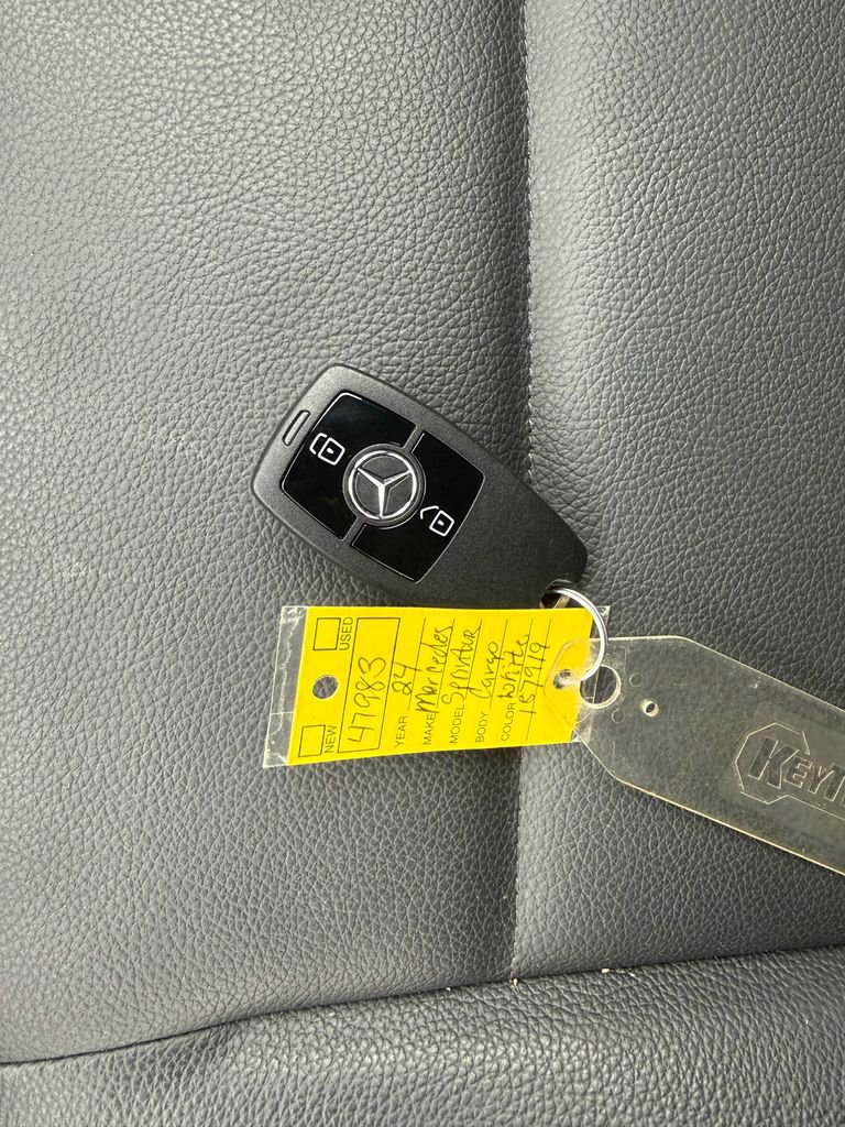 Used 2024 Mercedes-Benz Sprinter 2500 w/ Acoustic Package image 35