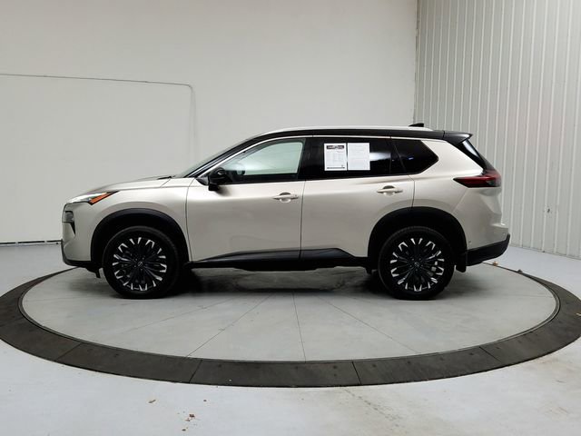 Used 2025 Nissan Rogue SL w/ Tech Package image 4