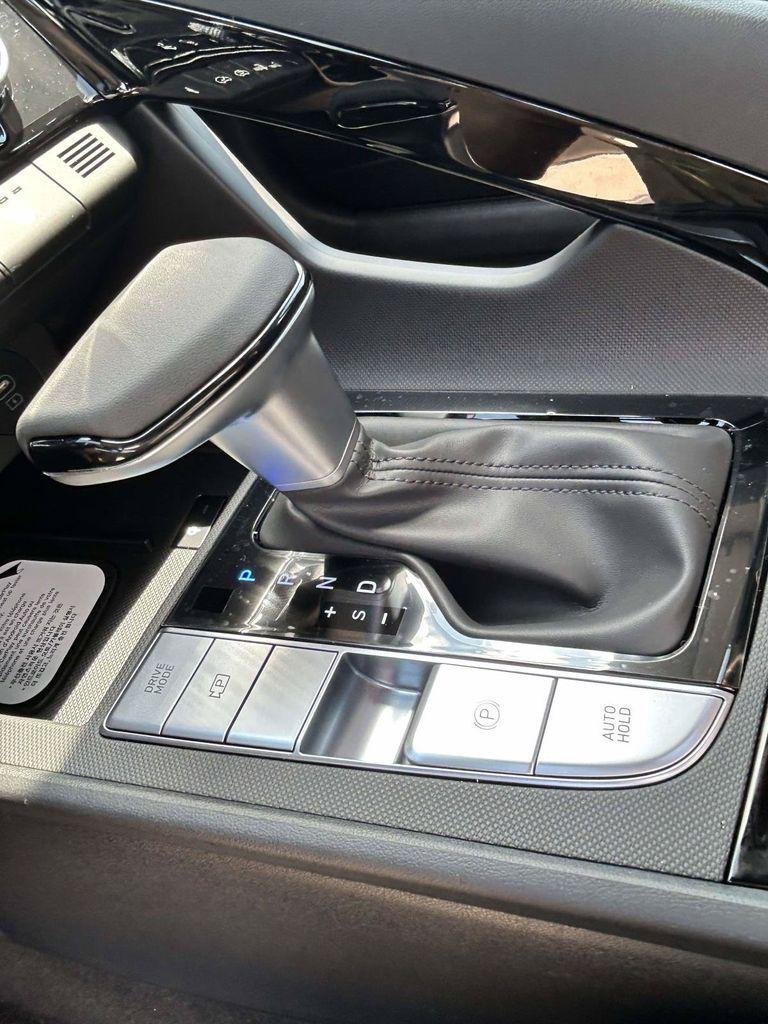 New 2026 Hyundai Elantra Limited FWD image 46