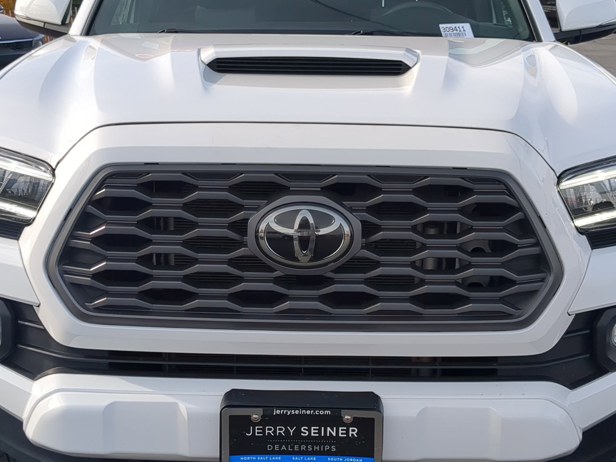 Used 2022 Toyota Tacoma TRD Sport image 10