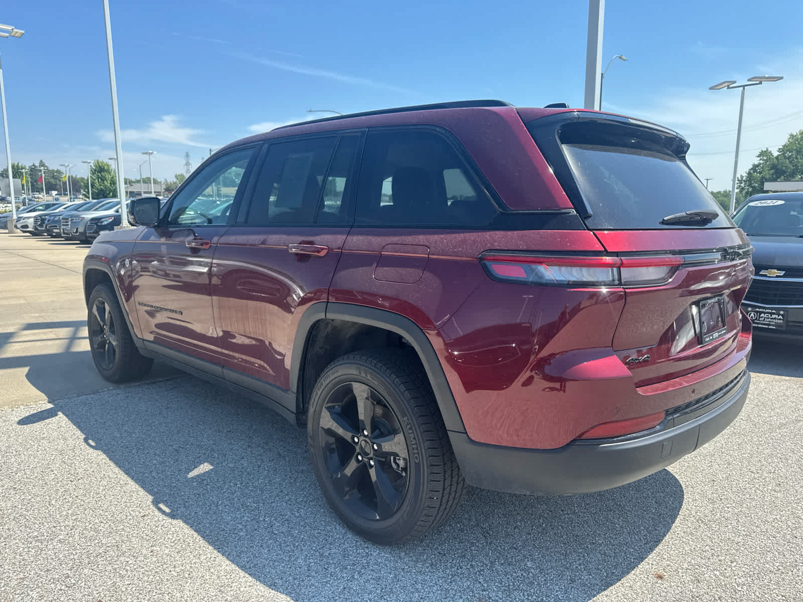 Used 2023 Jeep Grand Cherokee Limited w/ Black Appearance Package AWD/4WD image 3