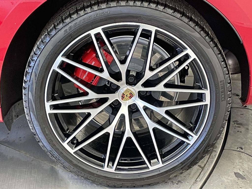 Certified 2022 Porsche Macan GTS image 12