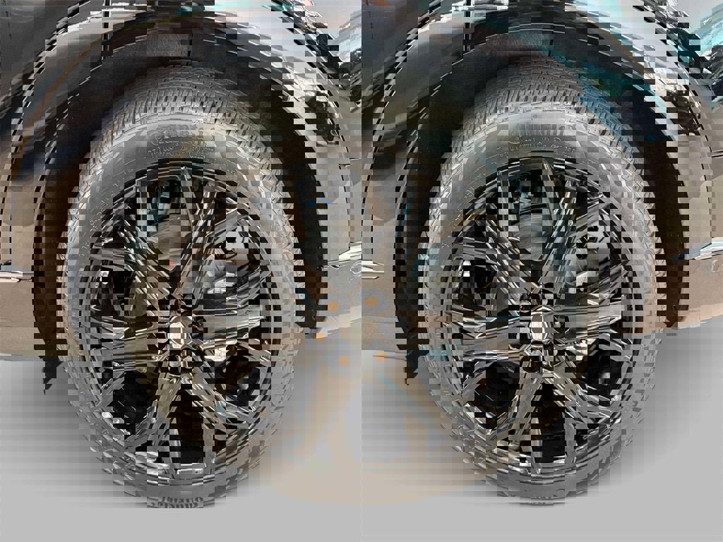 New 2025 Cadillac Optiq Sport 2 w/ LPO, ONYX Package image 12