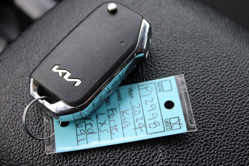 Used 2024 Kia Forte LXS image 28