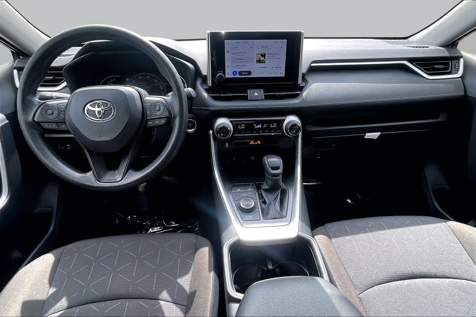 Used 2025 Toyota RAV4 XLE AWD/4WD image 15