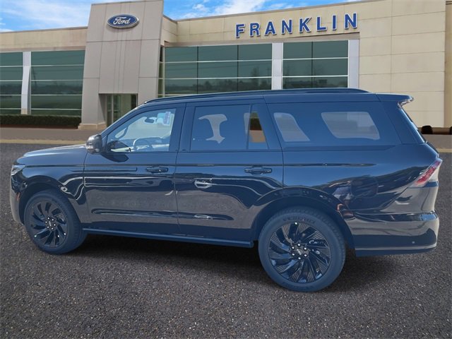 New 2025 Lincoln Navigator Reserve w/ Jet Appearance Package image 4