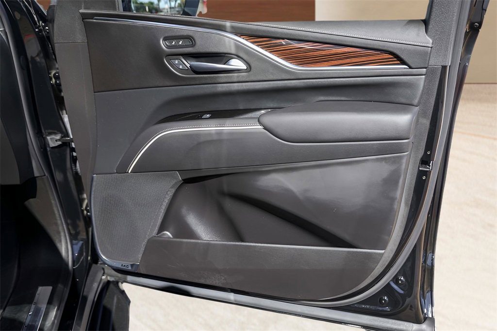 Certified 2024 Cadillac Escalade Luxury image 31