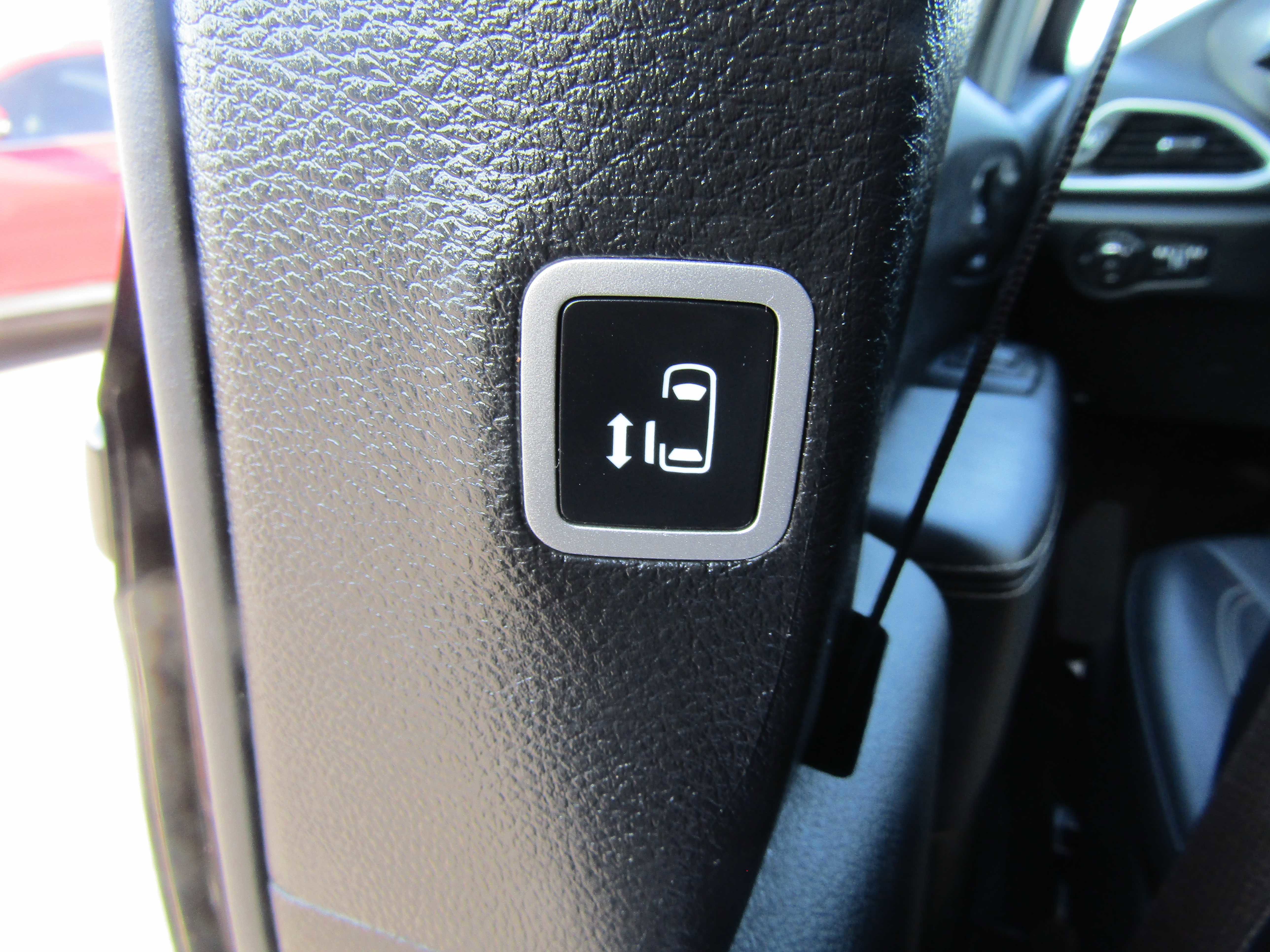 Used 2025 Chrysler Pacifica Select image 22