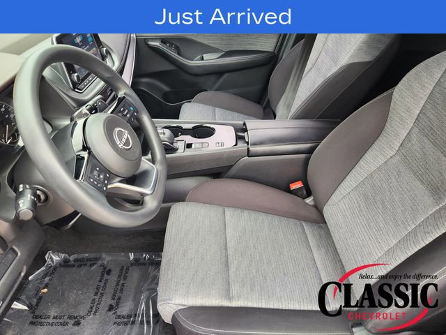 Used 2023 Nissan Rogue SV FWD image 6