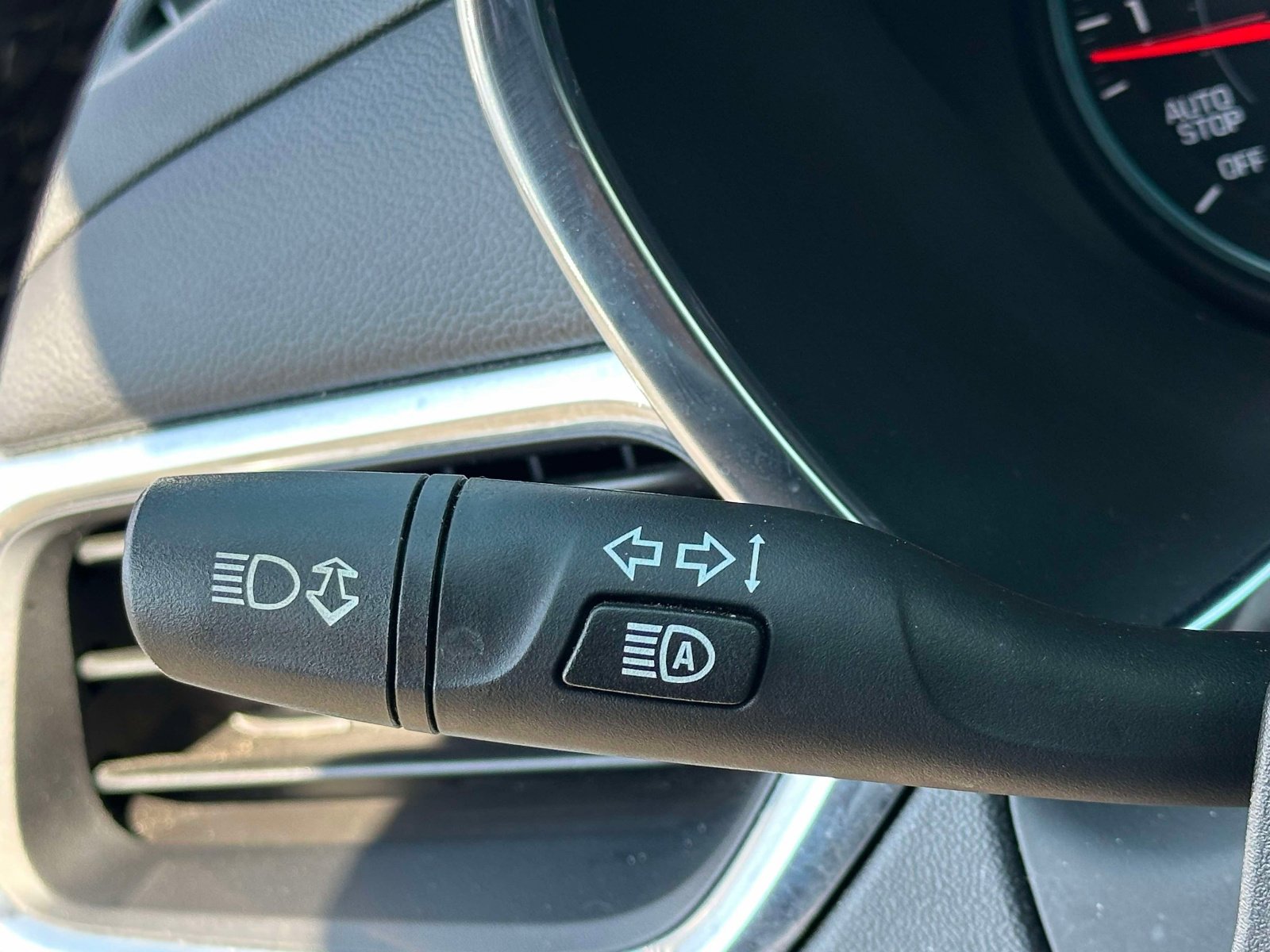 Used 2024 Chevrolet Equinox LT AWD/4WD image 24