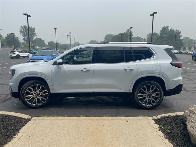 New 2026 GMC Acadia Denali Ultimate w/ LPO, Floor Liner Package AWD/4WD image 4
