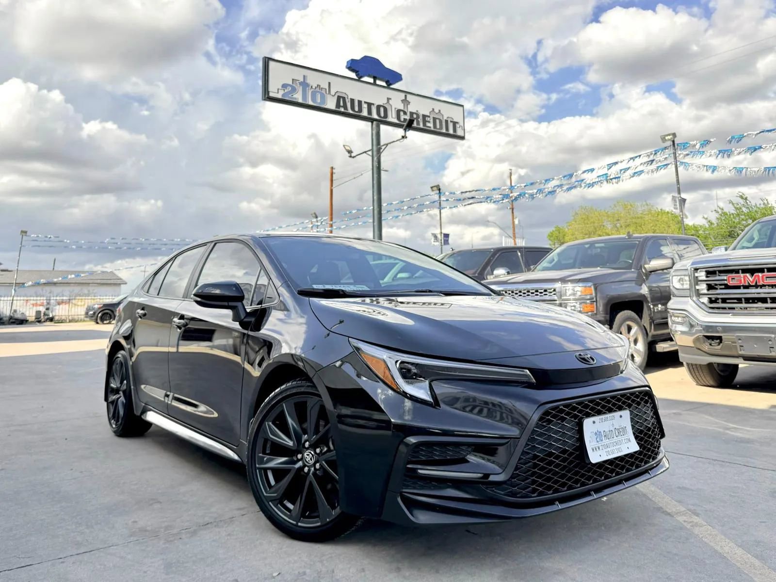 Used 2025 Toyota Corolla SE FWD image 1