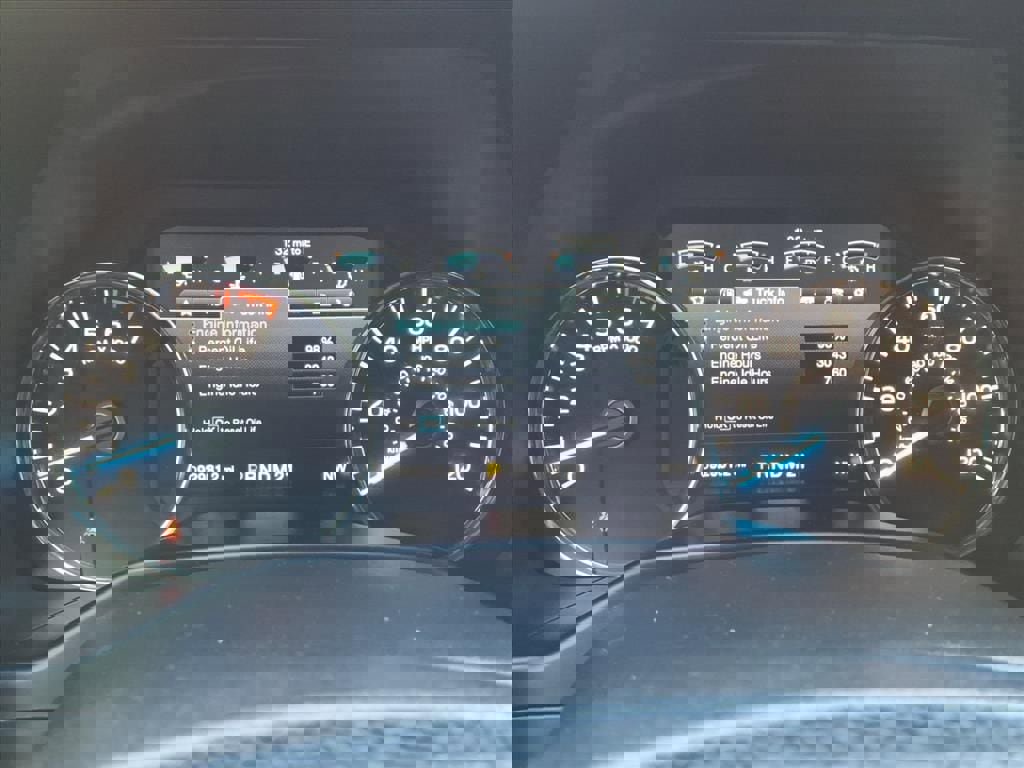 Used 2015 Ford F150 Lariat w/ Equipment Group 502A Luxury image 27