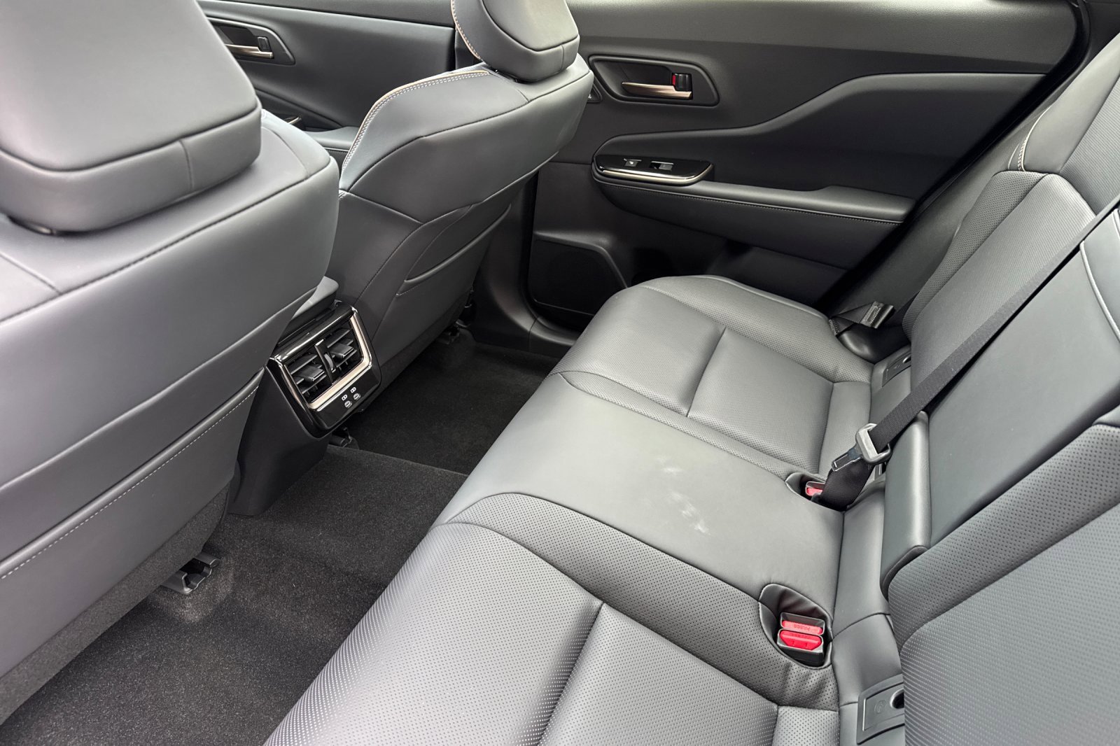 New 2025 Toyota Crown Signia image 12