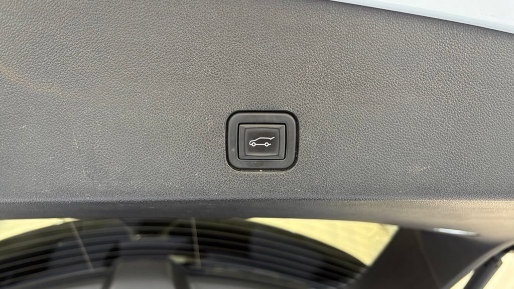 Used 2024 Cadillac XT6 Sport w/ Technology Package AWD/4WD image 6