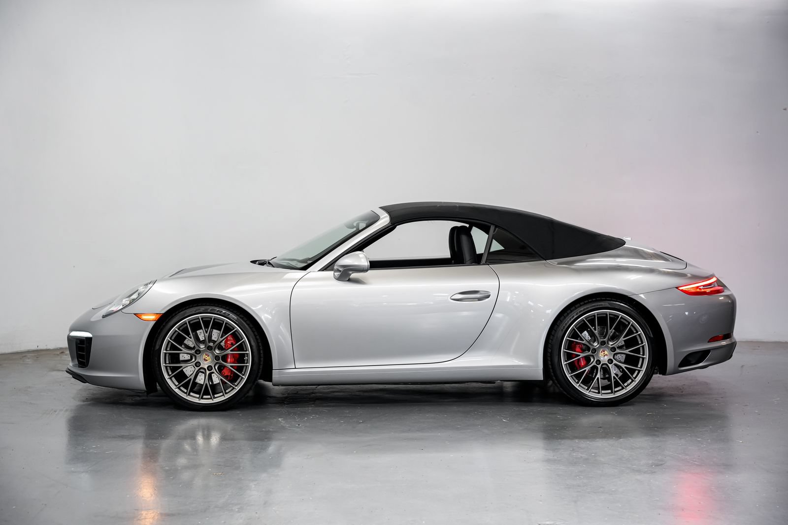 Used 2018 Porsche 911 Carrera S RWD image 7