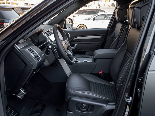 New 2026 Land Rover Discovery Limited Edition AWD/4WD image 13