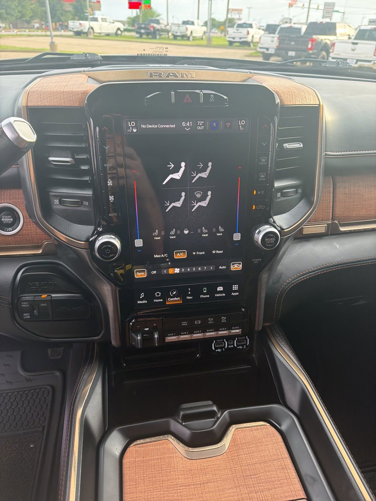 Used 2024 RAM 2500 Limited w/ Towing Technology Group AWD/4WD image 11