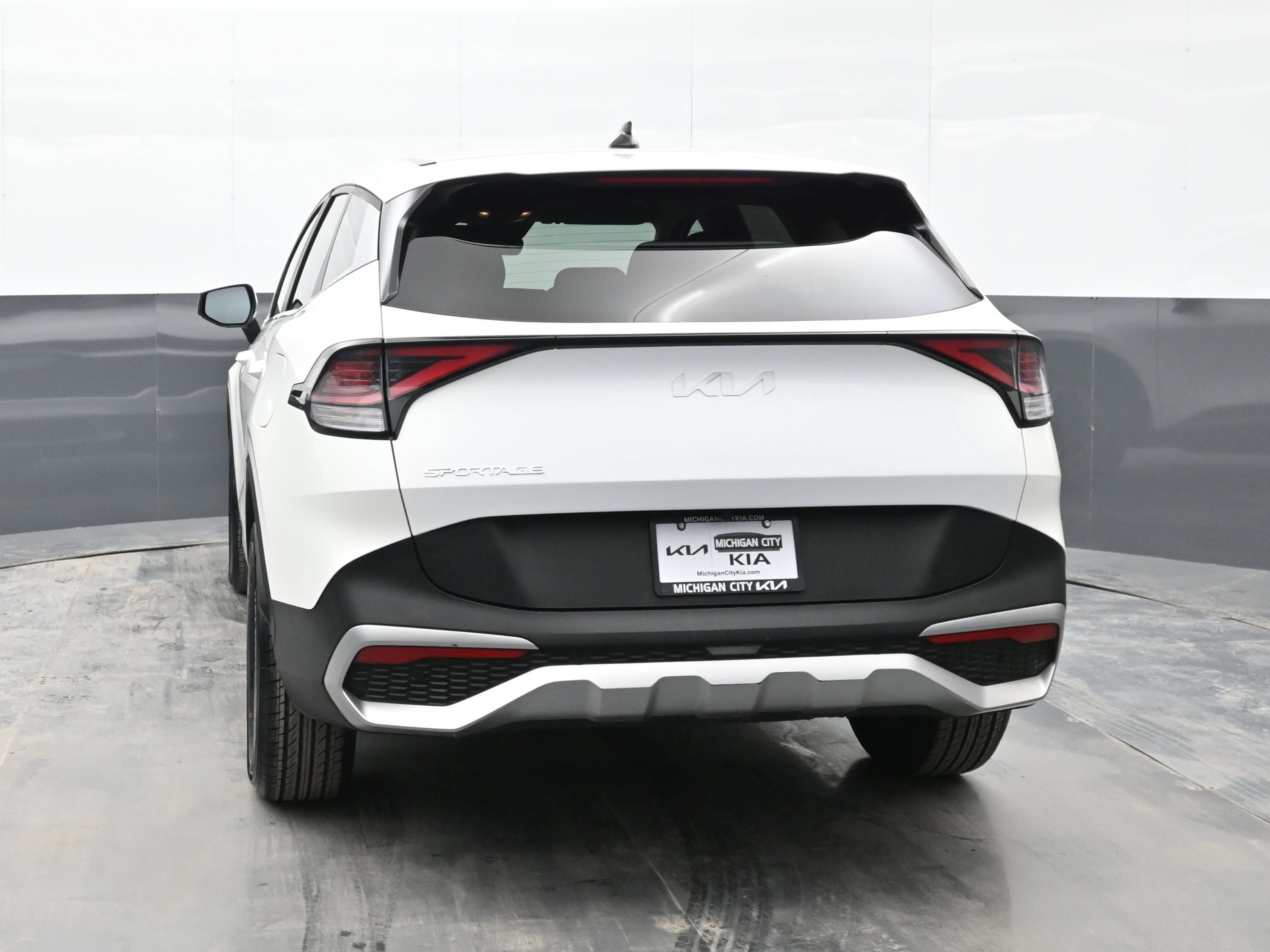 Used 2024 Kia Sportage LX image 7