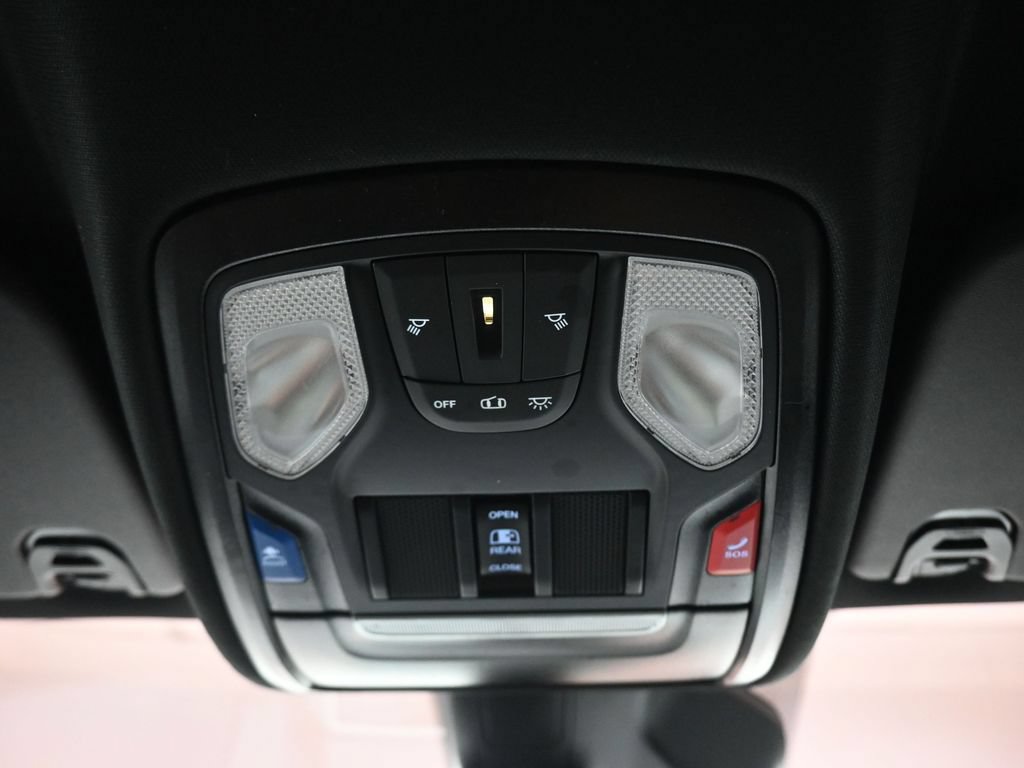 Used 2025 RAM 1500 Tradesman w/ Night Edition AWD/4WD image 28