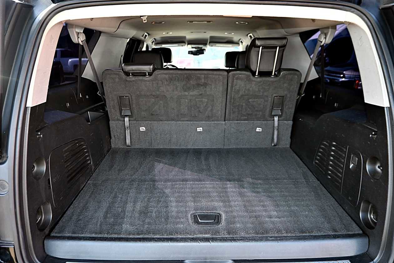 Used 2019 Chevrolet Suburban LT image 9