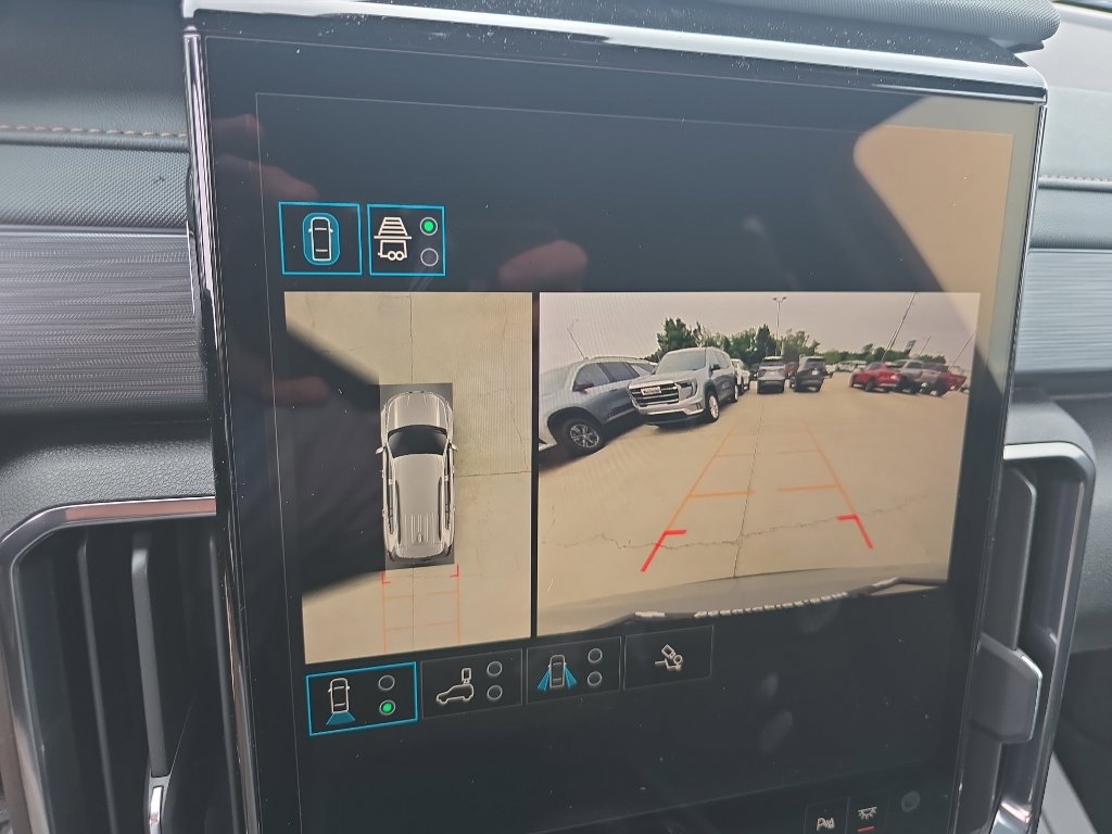 New 2026 GMC Acadia AT4 w/ LPO, Floor Liner Package AWD/4WD image 27
