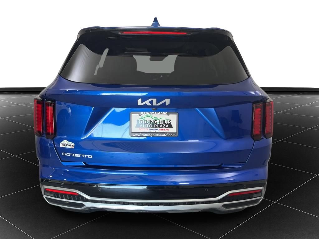 Used 2023 Kia Sorento EX w/ Panoramic Sunroof Package FWD image 4