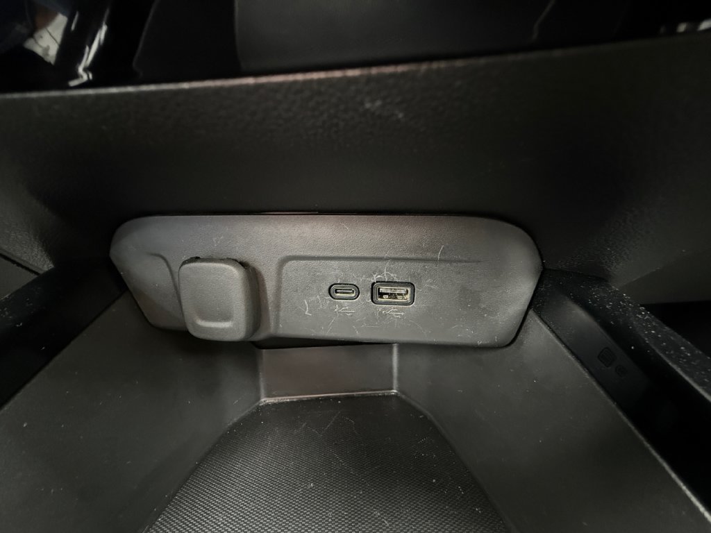 Used 2025 Chevrolet Trax LT w/ LT Convenience Package FWD image 33