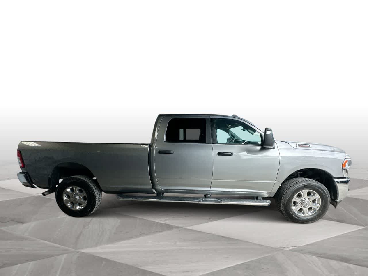 Used 2024 RAM 2500 Big Horn w/ Protection Group AWD/4WD image 9