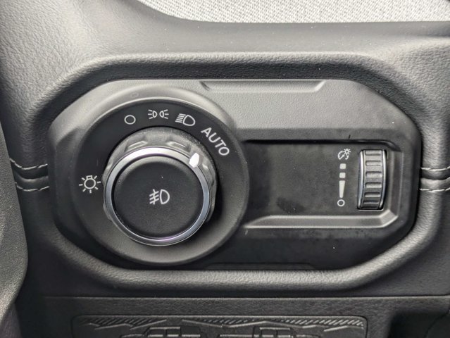Certified 2026 Jeep Wrangler Unlimited Sahara AWD/4WD image 25