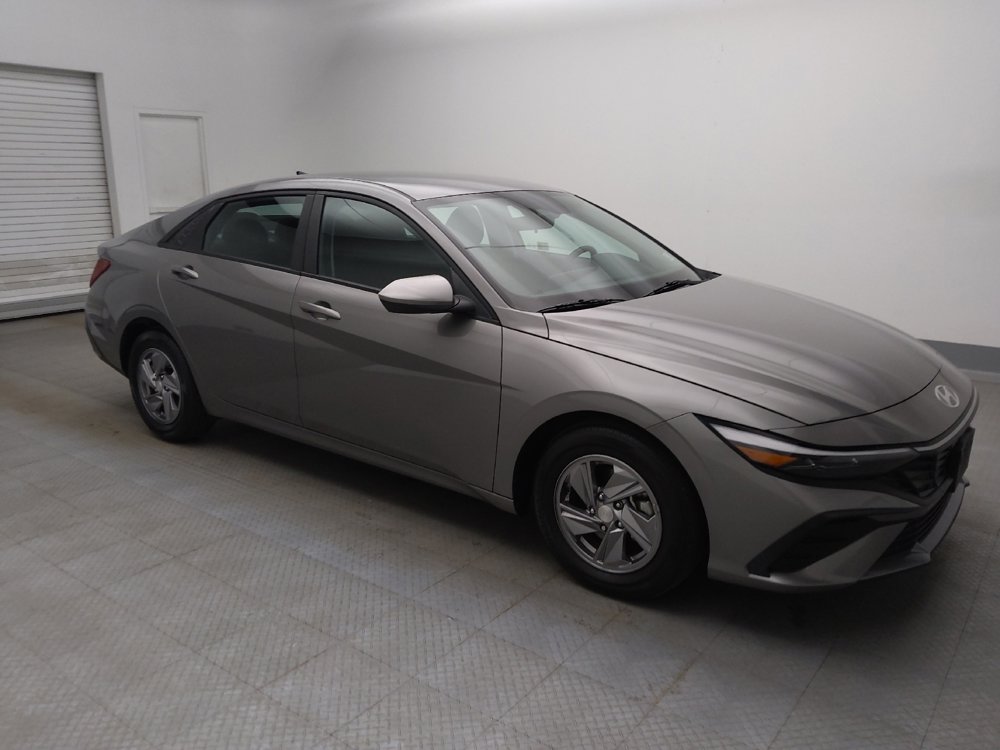 Used 2024 Hyundai Elantra SE image 11