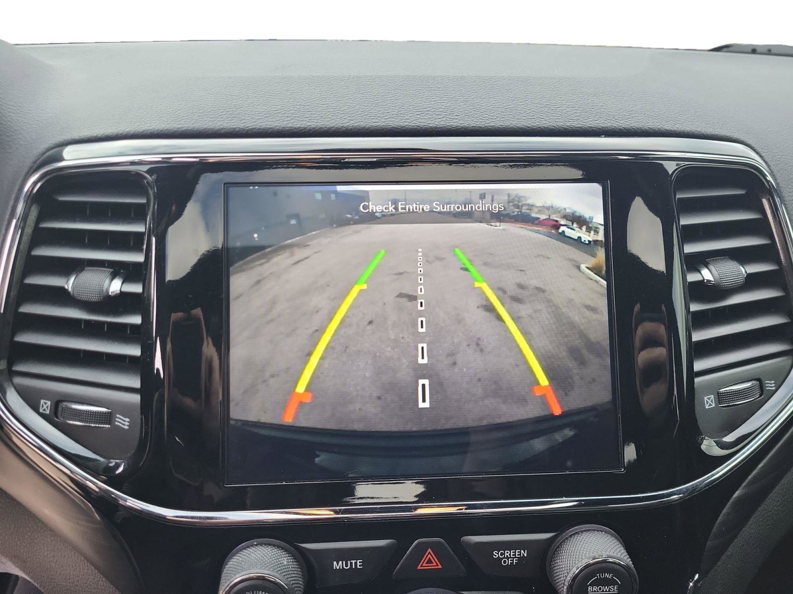 Used 2020 Jeep Grand Cherokee Altitude image 19