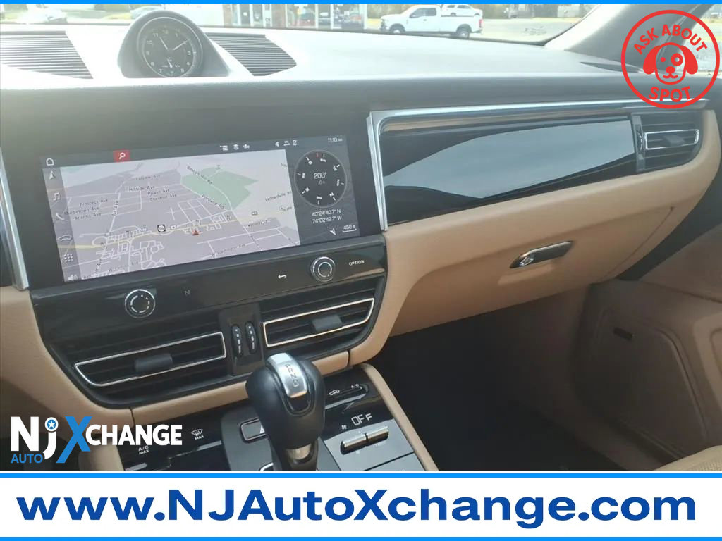 Used 2022 Porsche Macan image 36