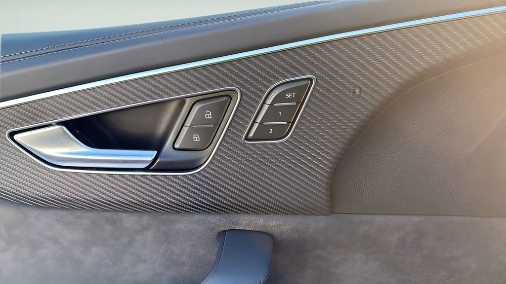 Used 2022 Audi RS Q8 image 17